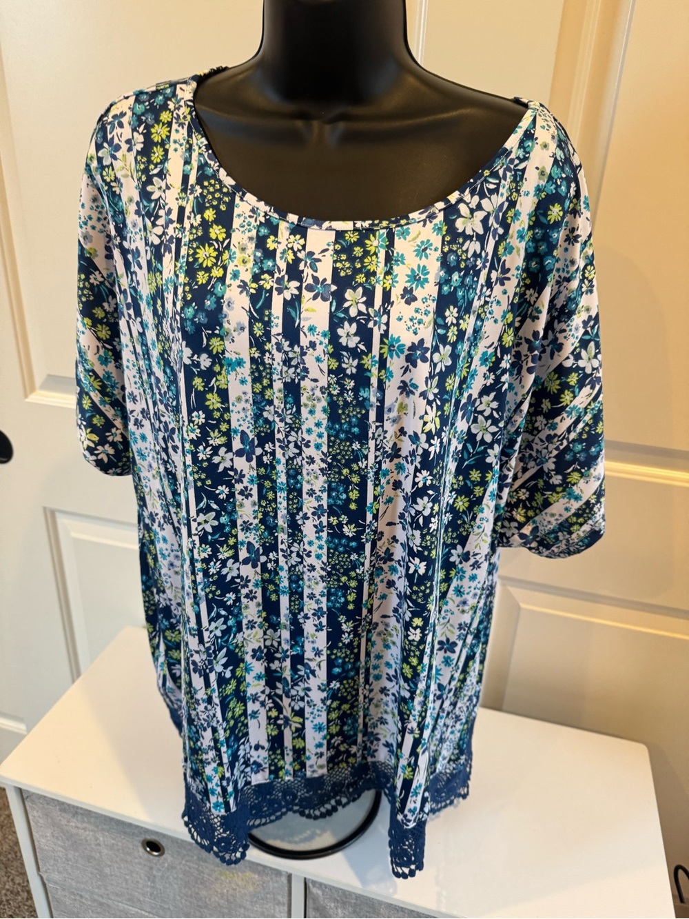 Women’s Floral Stripe Scoop Neck Top - Blue/White